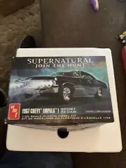 AMT 1:25 Scale Model Kit. 1967 Chevy Impala From "The Supernatural" Brand New