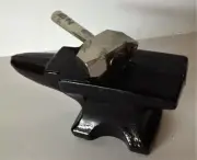 VINTAGE Avon BLACKSMITH'S ANVIL & HAMMER Deep Woods AFTER SHAVE 4oz Block