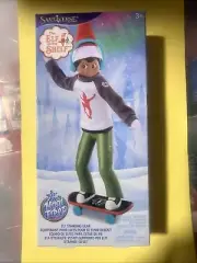 Elf on the Shelf MagiFreez HOLLY JOLLY OLLIE SKATEBOARD SET Scout Standing Gear