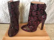 NIB ALAIA burgundy suede/patent leather ankle boots 39.