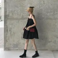 在飛比找ETMall東森購物網優惠-法式復古高腰短款A字黑色娃娃裙