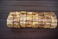 在飛比找Yahoo!奇摩拍賣優惠-越南一級品肖楠釘瘤木手排、佛珠~水磨、香噴噴~閃花 (非檜木