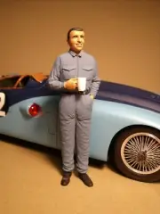 BUGATTI 1/18 FIGURE PIERRE VEYRON VROOM PAINTED FOR CMC SPARK MINICHAMPS