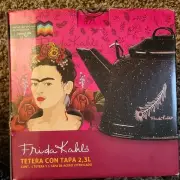 Frida Kahlo 2.3L Teapot With Lid Black White Speckle Graniteware New Open Box