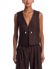 A. l.c. Leo Vest