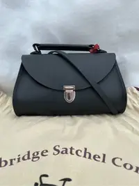 在飛比找Yahoo!奇摩拍賣優惠-The Cambridge Satchel Company 