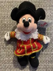 Vintage 1990s The Disney Store Plush Toy Beefeater UK Mickey Mouse 8” Plushie