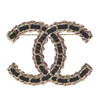 在飛比找momo購物網優惠-【CHANEL 香奈兒】經典雙色皮革穿繞雙C LOGO造型胸