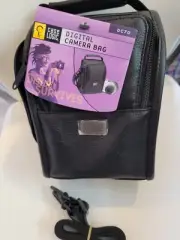 Case Logic Dc70 black leather Camera Bag, New W Tags