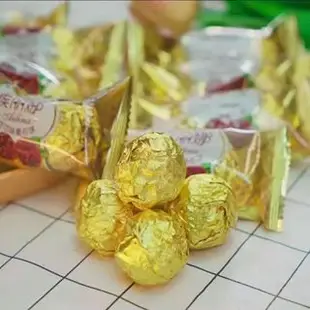 臺發貨 金沙球巧克力脆皮圓球兩粒獨立包裝金球休閒小零食解饞喜糖H