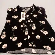 Buffalo Women's Top Sz S Reg Flutter Sleeve Floral Black