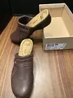 Clarks Women’s Leisa Dream Leather Slide Sandals Brown Closed Toe Size 7.5 M