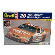 Revell 1:24 Model Kit Tony Stewart Home Depot #20 Grand Prix 85-2986 New Sealed