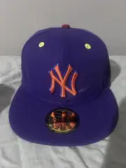 NEW ERA MENS NEW YORK YANKEES PURPLE WORLD SERIES PATCH 59FIFTY HAT SIZE 7 3/8