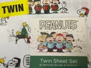 New PEANUTS Christmas TWIN SHEETS SET Snoopy Woodstock Charlie Brown Linus Lucy