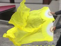 在飛比找Yahoo!奇摩拍賣優惠-艾蜜莉舞蹈用品*肚皮舞真絲長綢扇/黃色長飄扇150cm$35
