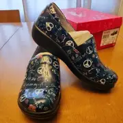 Alegria by PG Lite Women's Keli Peace & Love Clog 6-6.5