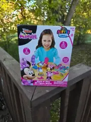 Disney Junior Minnie Mold N' Play 3D Figure Maker CraZArt SOFTEE Dough