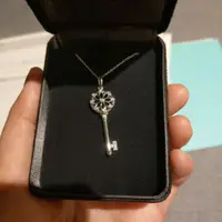 在飛比找蝦皮購物優惠-全新正品 Tiffany keys floral key 白