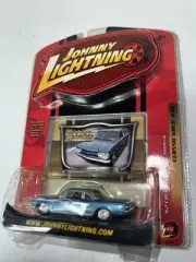 Johnny Lightning 1962 Chevy Corvair Monza Classic Gold R36 2007 Blue RR’s Sealed