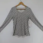 2XU Women's Size Small Printed Long Sleeve Activewear Top
