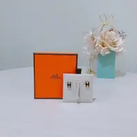 在飛比找PopChill優惠-[二手] 愛馬仕 迷你黑金H耳環HERMES MINI PO