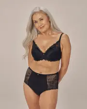 Embrace Underwire Contour Bra