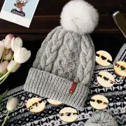 100Pcs Wooden Pom Poms Buttons Removable Hat Pom Pom Holder Faux Fur Pom StcqC