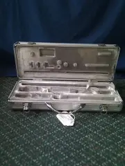 ALUMINUM/SILVERY C FLUTE HARD CARRY CASE, PLUSH LINED FORM MOLDED-NEW