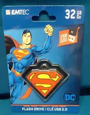 32 GB USB flash drive Superman Keychain NEW SEALED Emtec DC Comics