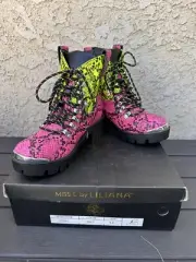Women Hardware Cap Toe Lace-Up Chunky Lug Sole Combat Boot 19557