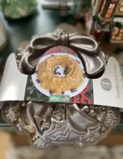 NEW NORDIC WARE Southern Living Christmas Holiday Wreath Bundt Pan NIP