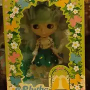 Unopened Blythe Enchanted Petal Fashion Doll Takara Tomy Hasbro Field of Flowers