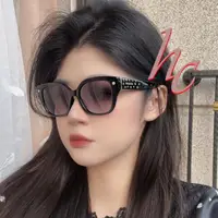 在飛比找momo購物網優惠-【COACH】亞洲版 時尚太陽眼鏡 精緻寬版鏡臂設計 HC8