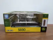 1/64 Ertl John Deere S690 Combine With Corn & Grain Head Authentics #3 Silver