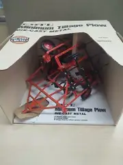 Ertl 1/16 Minimum Tillage Plow, Allis Chalmers Orange, Stock No. 226 NIB