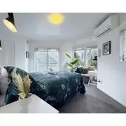 Prime Location With Stunning Harbour Bridge View