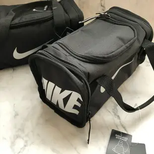 美國百分百【全新真品】 NIKE 旅行袋 手提包 肩背包 防潑水 迷你版旅行袋 迷你提袋 水瓶袋 手提袋 AQ75