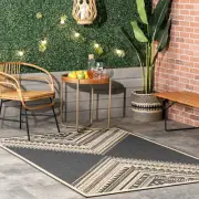 nuLOOM Landry Aztec Indoor/Outdoor Area Rug in Charcoal Global Inspired Tribal