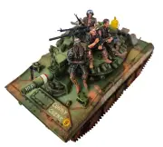 1:35 Built and painting figures incluse Vietnam War
