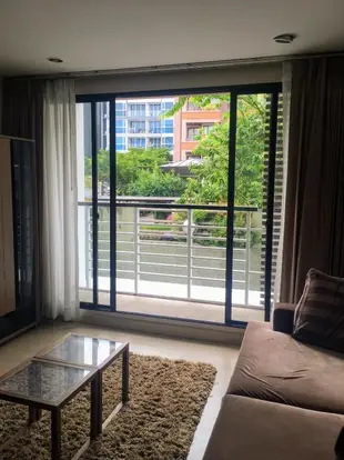 Modern spacious well located 2 bedroom apartment 2