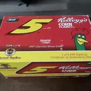 Revell 1:24 Scale Kellogg's Corn Flake Terry Labonte 1997 #5 Monte Carlo Nascar