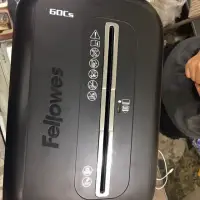 在飛比找蝦皮購物優惠-Fellowes 碎紙機 60Cs 黑