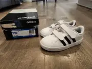[AW4321] Infant Adidas Baseline CMF brand new