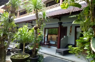 塔曼阿玉雷吉安酒店Hotel Taman Ayu Legian