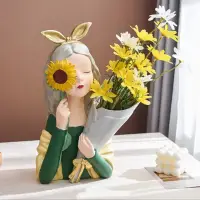 在飛比找momo購物網優惠-【JEN】北歐捧花的向日葵女孩不含假花桌面居家裝飾擺飾