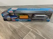 Trackmaster HUGO & SKIFF Motorized Train DVF84 Mattel 2016 Thomas and Friends
