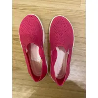 在飛比找蝦皮購物優惠-二手Crocs女童都會街頭洛卡便鞋