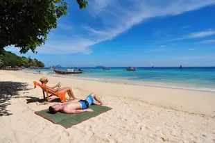 皮皮島休閑海灘度假酒店Phi Phi Relax Beach Resort