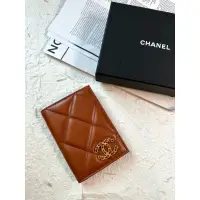 在飛比找蝦皮購物優惠-在台現貨💛35800 香奈兒 Chanel 19護照套 金棕